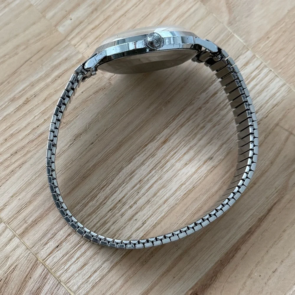 Timex 1968 Prestige 21 Jewels Self-Winding Vintage Watch Stainless Bracelet